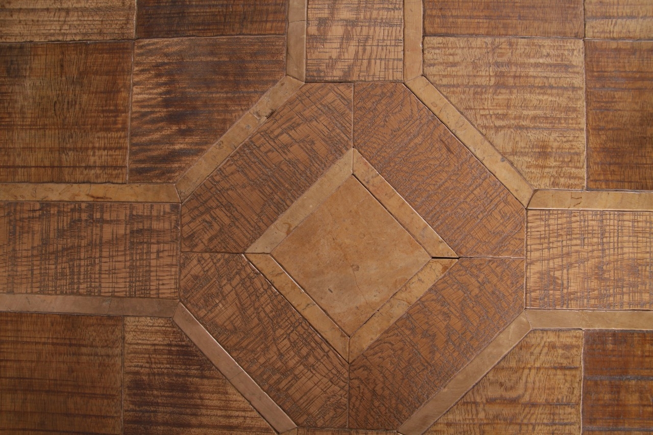 Welbeck Dining Table - Image 6