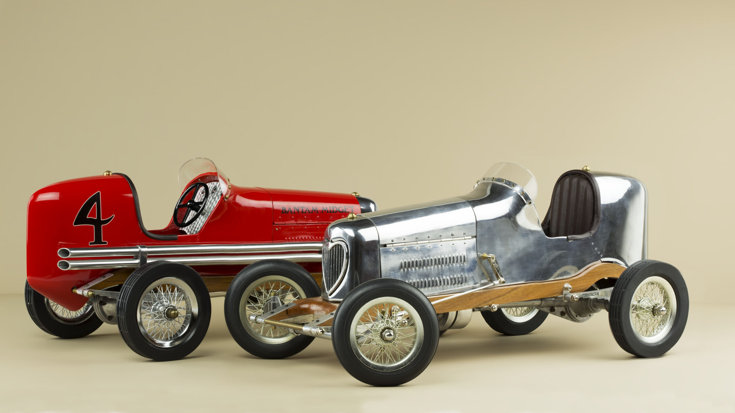 Bantam Midget in Red - Image 3