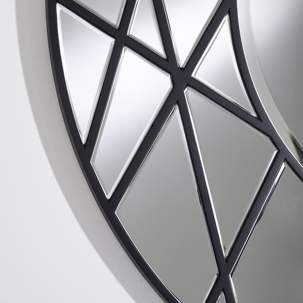 Graphic Black Mirror - Image 2