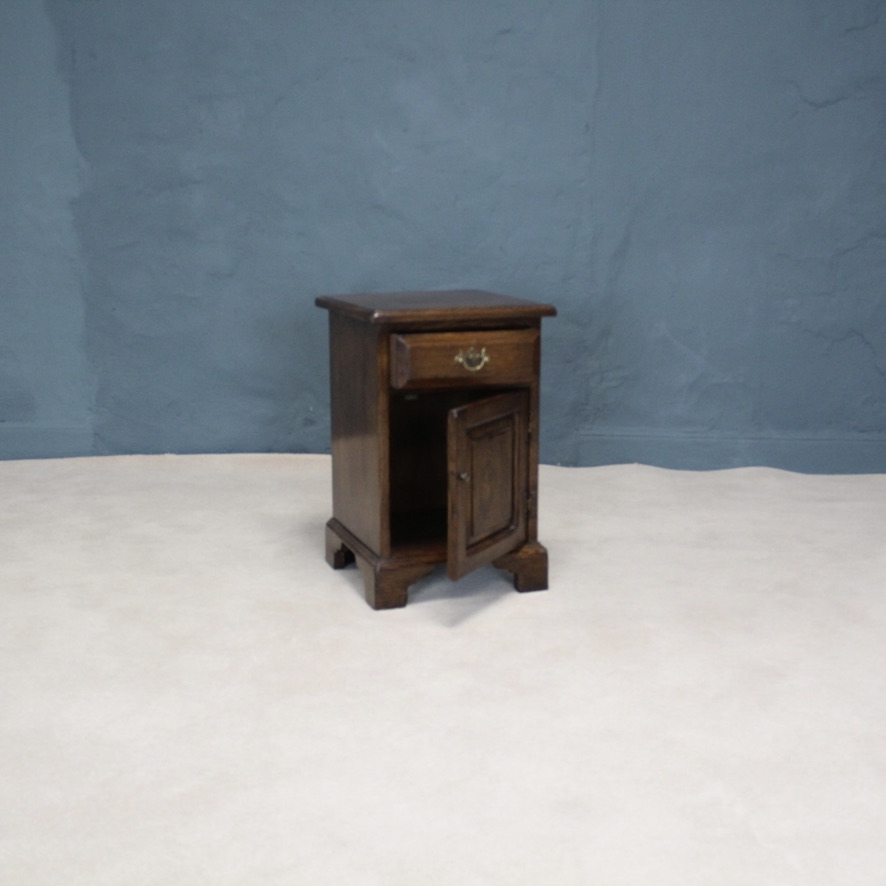 Solid Dark Oak Bedside Cabinet - Image 2