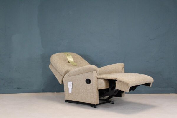 Keswick Petite fully reclined