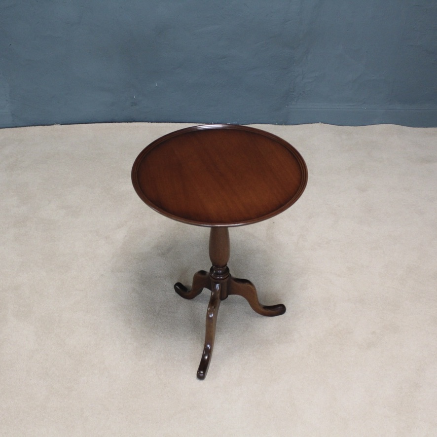 Round Mahogany Pedestal Tea Table