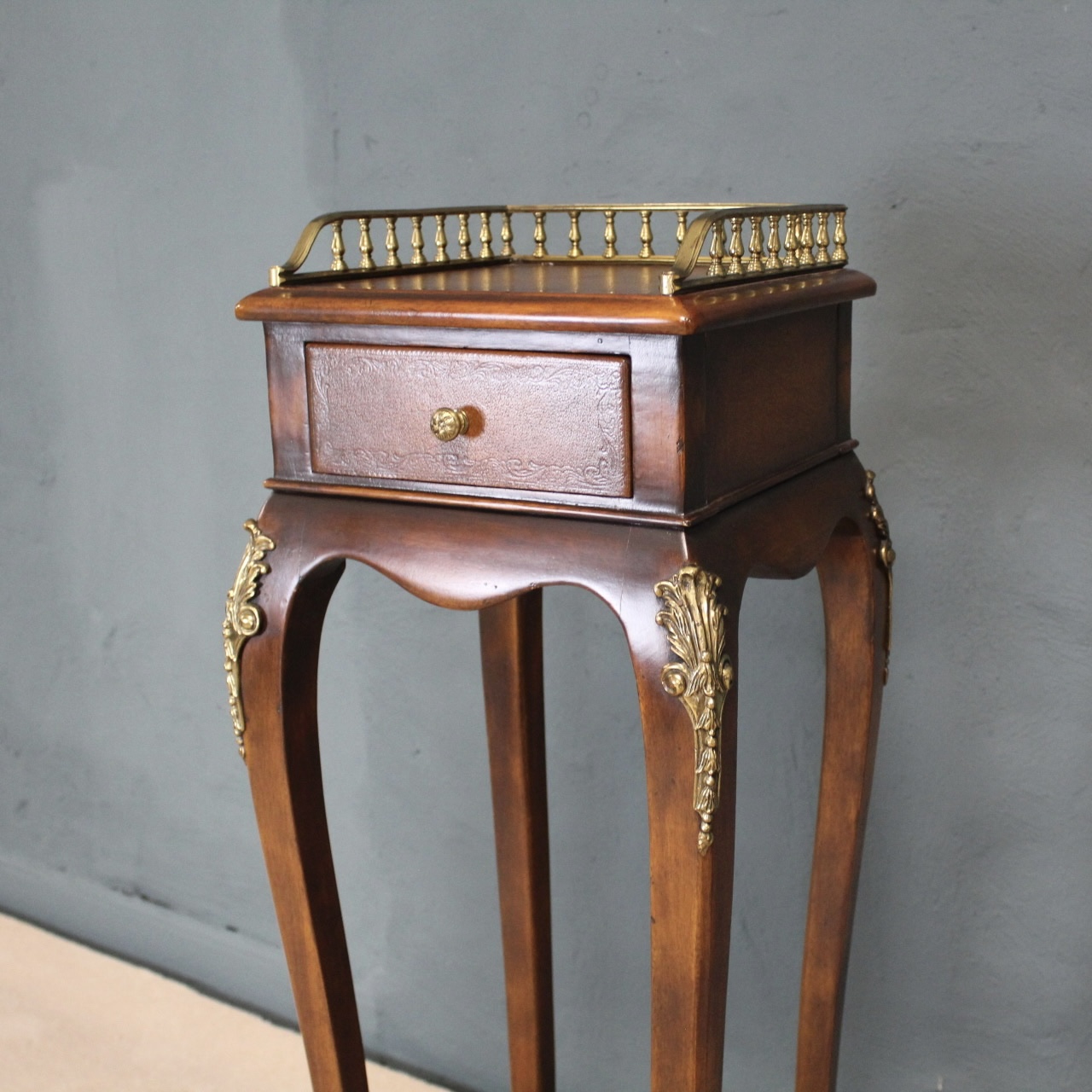 French Regency Walnut Torchiere Table - Image 3