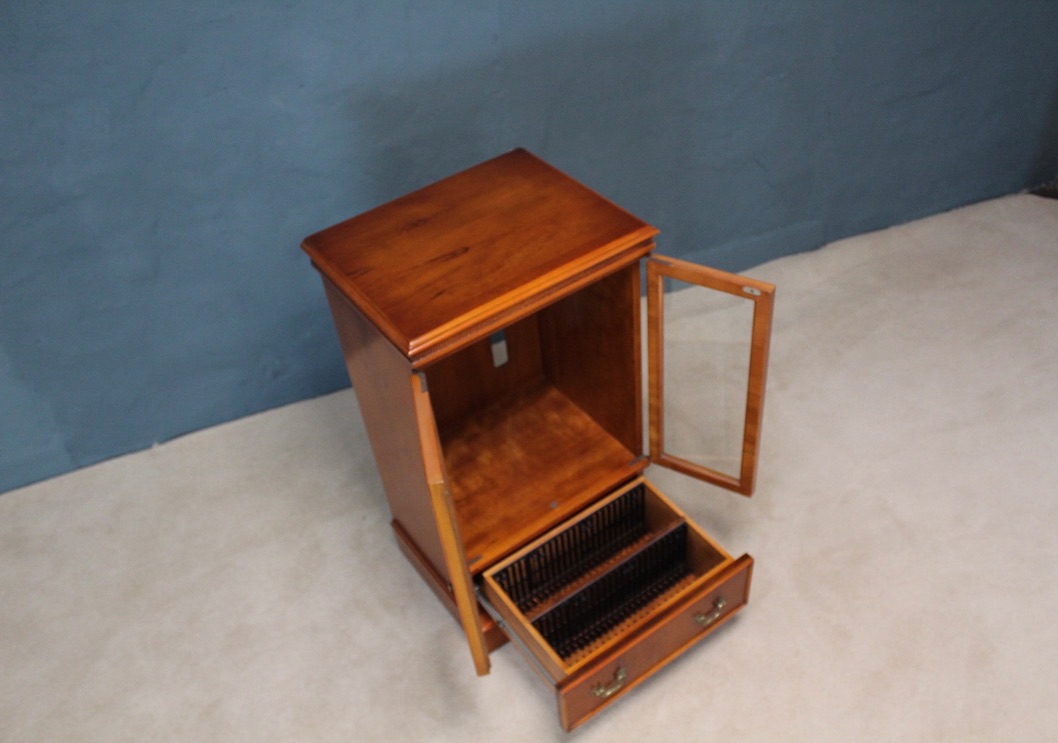 Yew Tree Media Hi-Fi CD Cabinet - Image 3