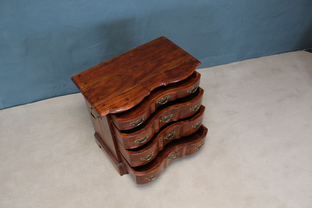 Chest of Cherry Wood Drawers - Image 4