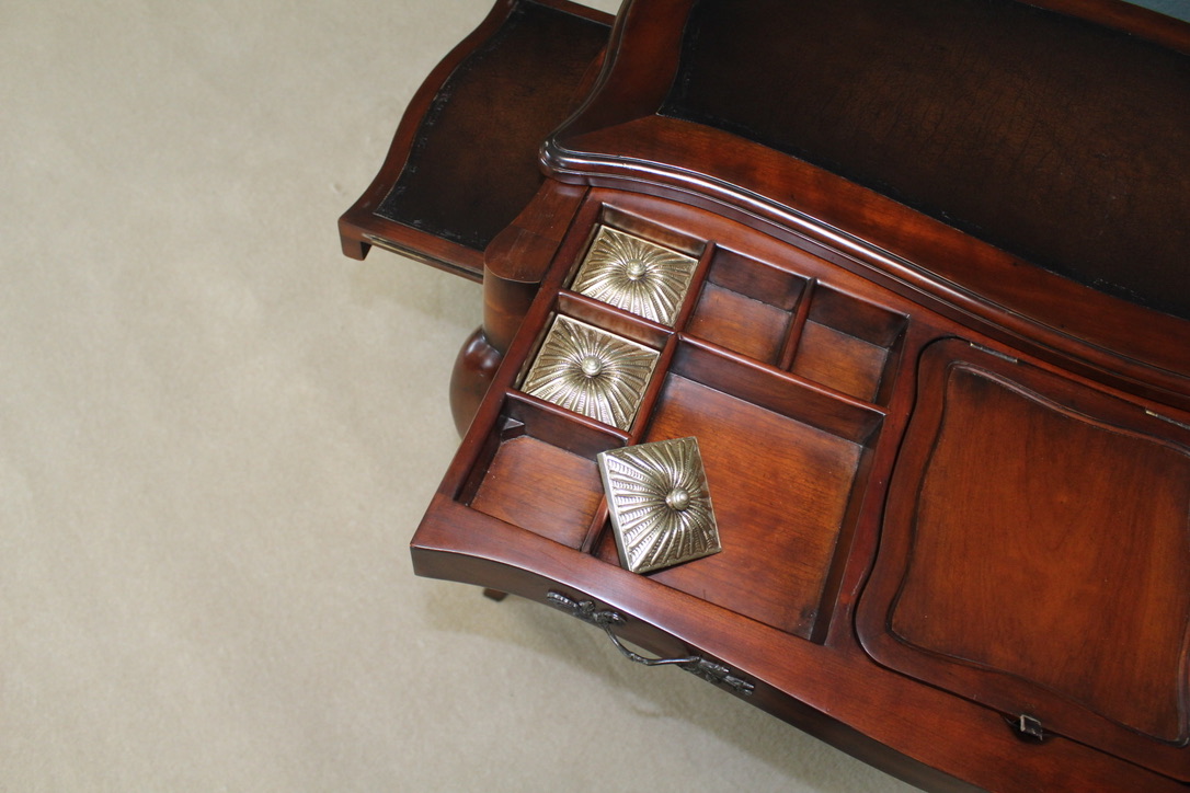 Walnut Dressing Table - Image 5