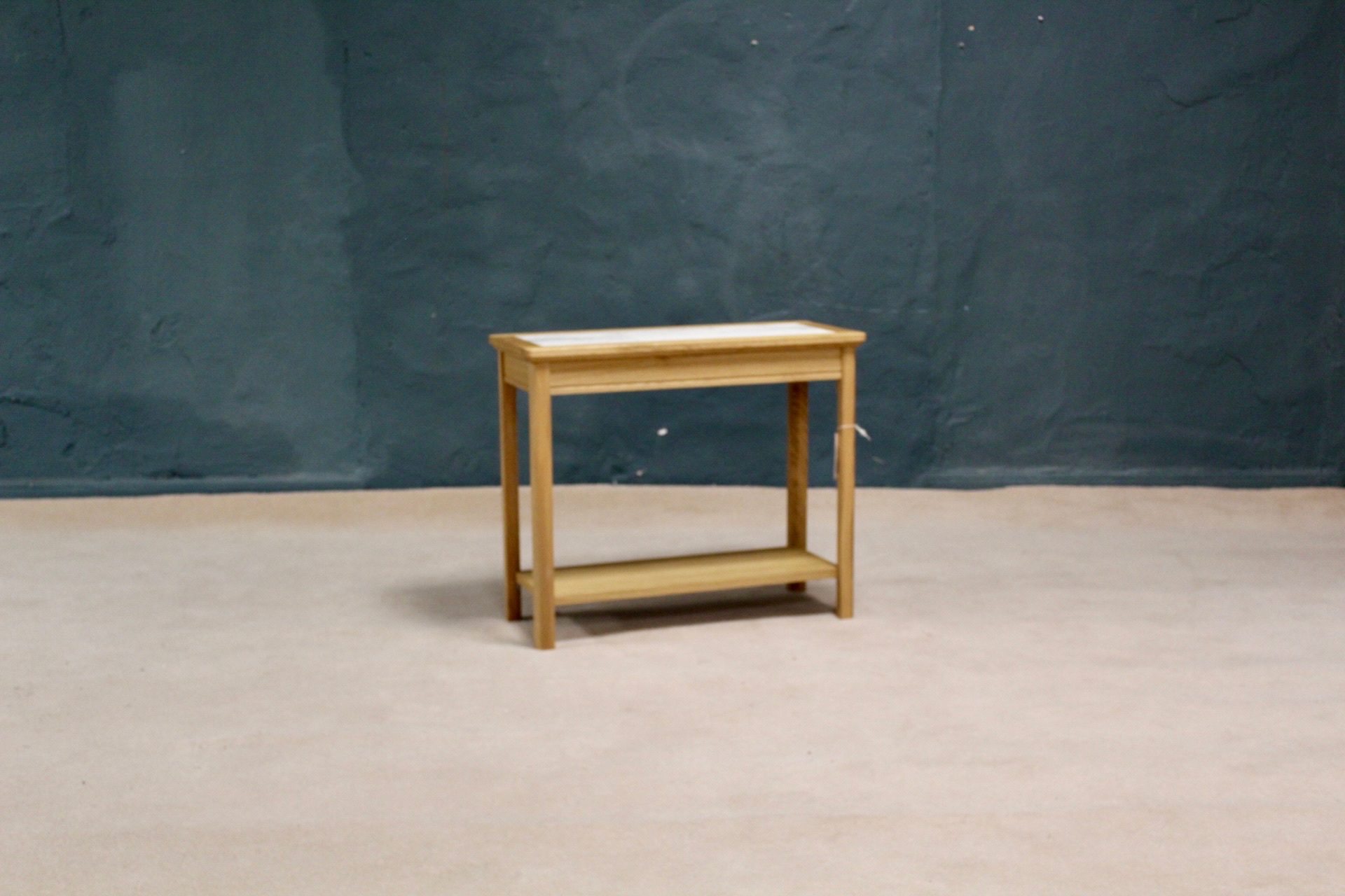 Ambercraft sofa end table