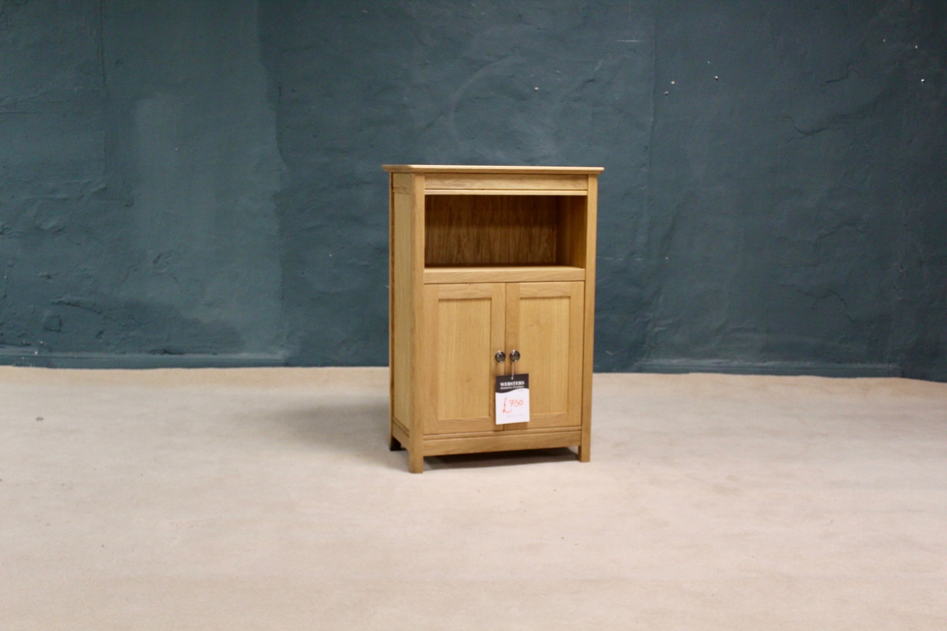 Oak storage unit