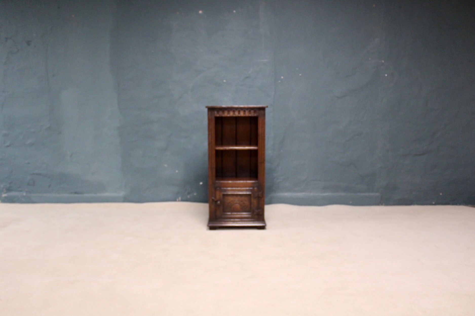 Titchmarsh and Goodwin Cabinet
