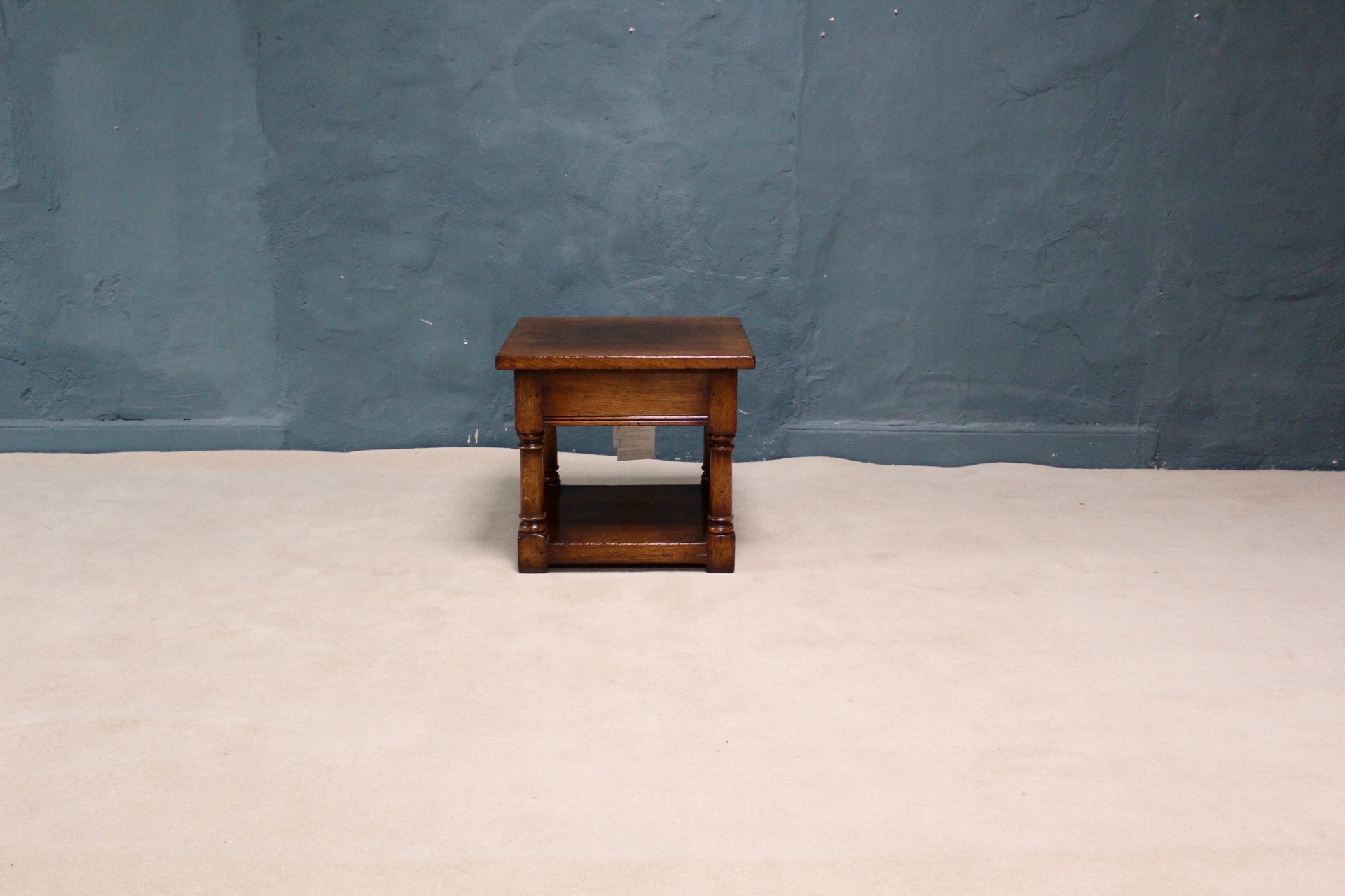 Titchmarsh and Goodwin Square Table