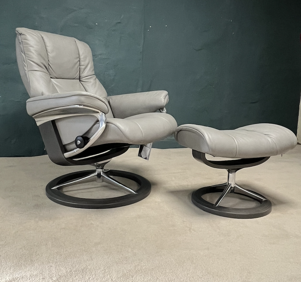 Stressless Mayfair Chair with signature base